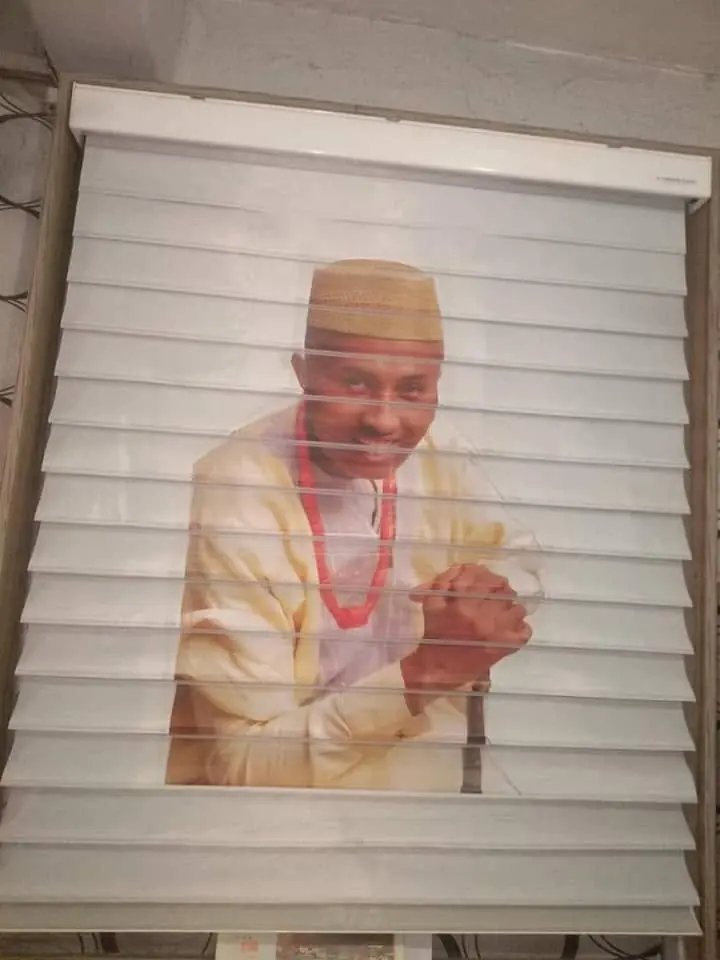 Portrait printed on a roller blind